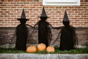 Halloween decorations outside a house | Source: Pexels